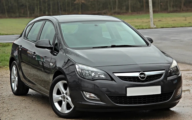 Opel Astra cena 23500 przebieg: 158000, rok produkcji 2012 z Gostynin małe 781